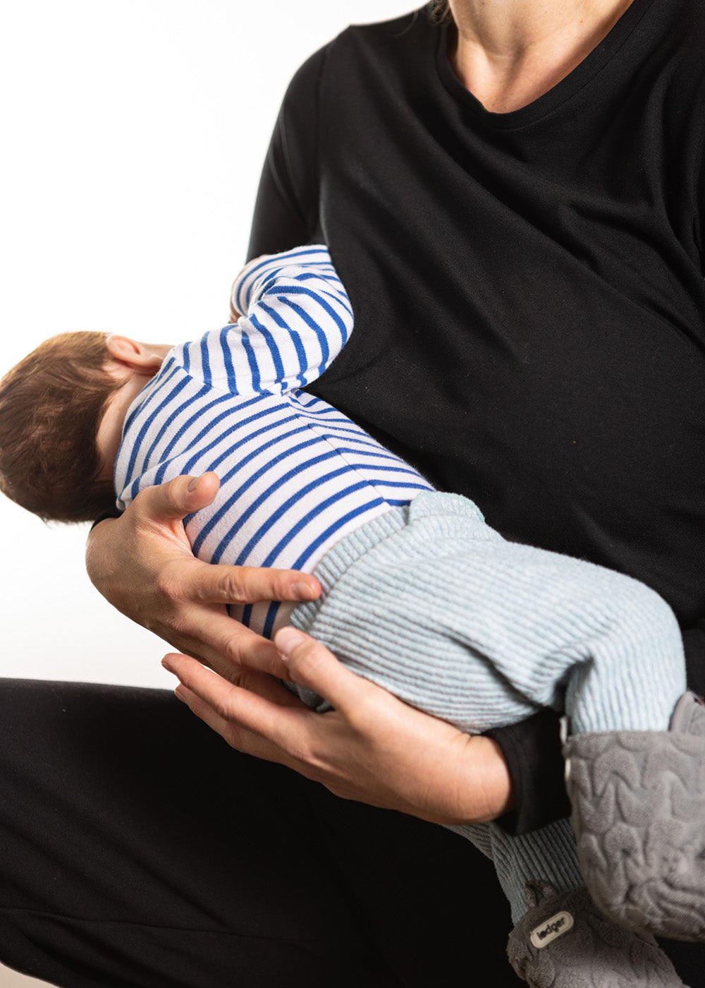 Černé kojicí tričko s dlouhým rukávem