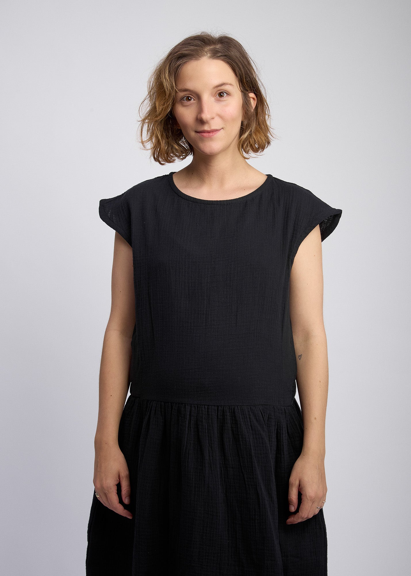 Kojící šaty Liberty Black