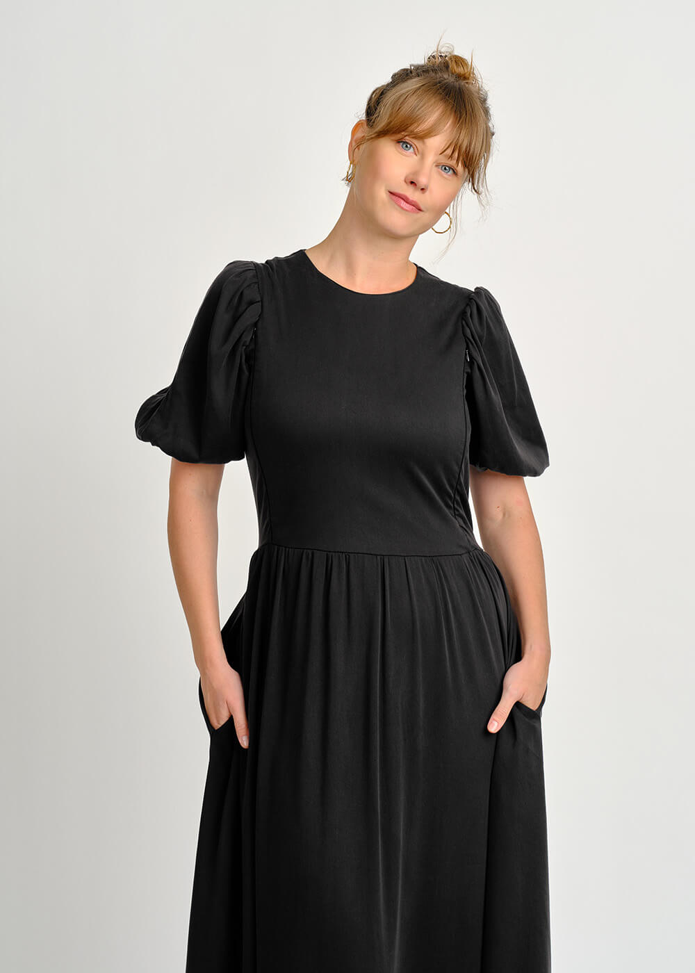 Kojicí šaty Jenu – černé Sandwash