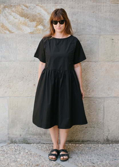 Kojicí šaty Marinette – černé