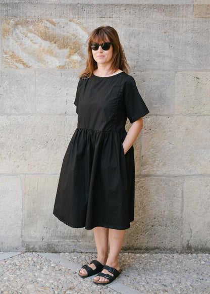 Kojicí šaty Marinette – černé