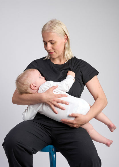 Černé kojicí tričko z organické bavlny